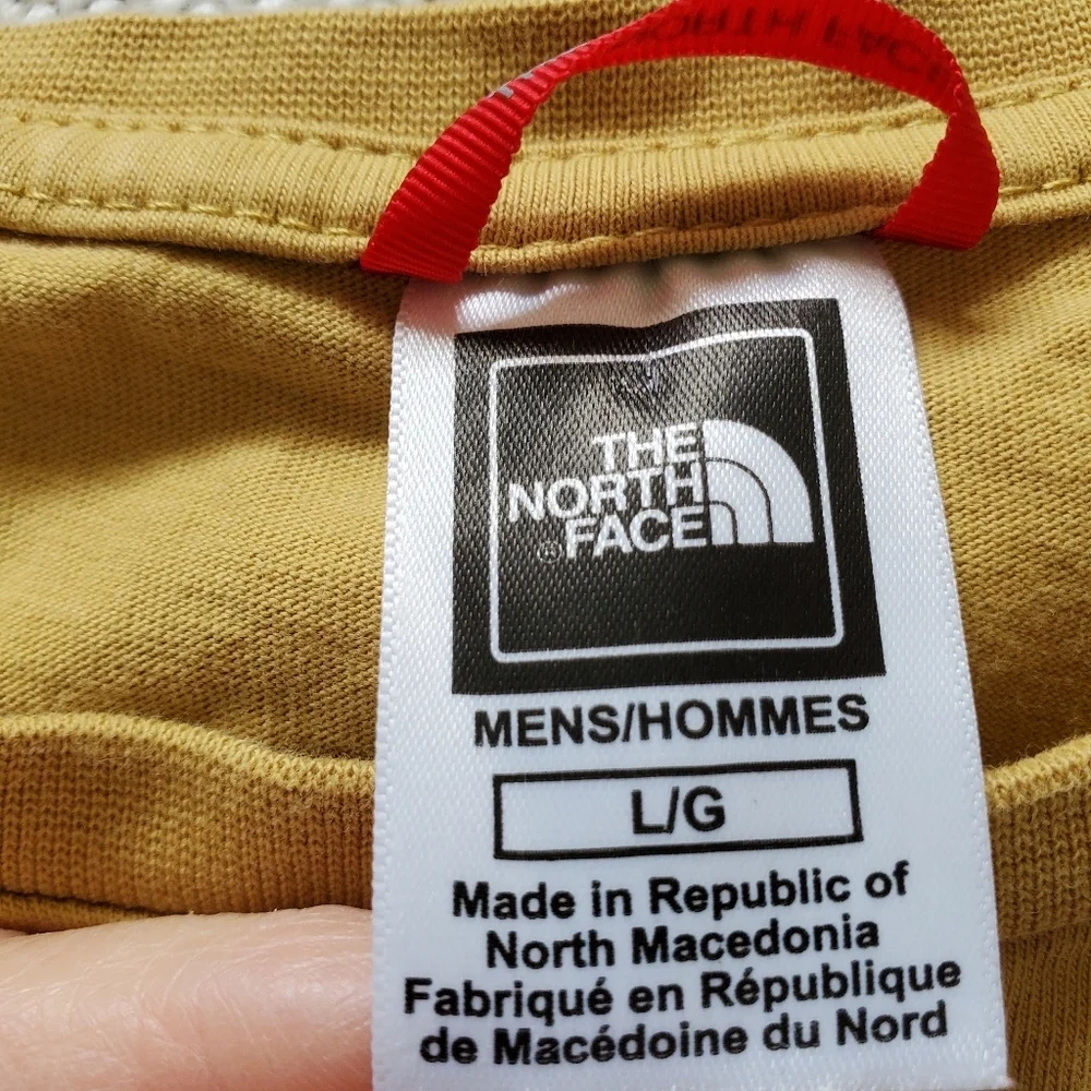 The North Face Men's Gold T-Shirt. Size Large